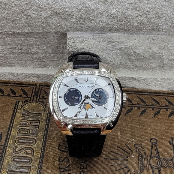 Accutron Bulova Winter Park Moonphase Watch 26R29 A7 - Picture 2 of 12